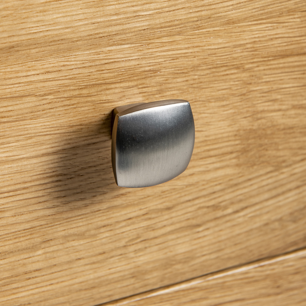 Devonshire Living/Dorset Knob Detail.jpg