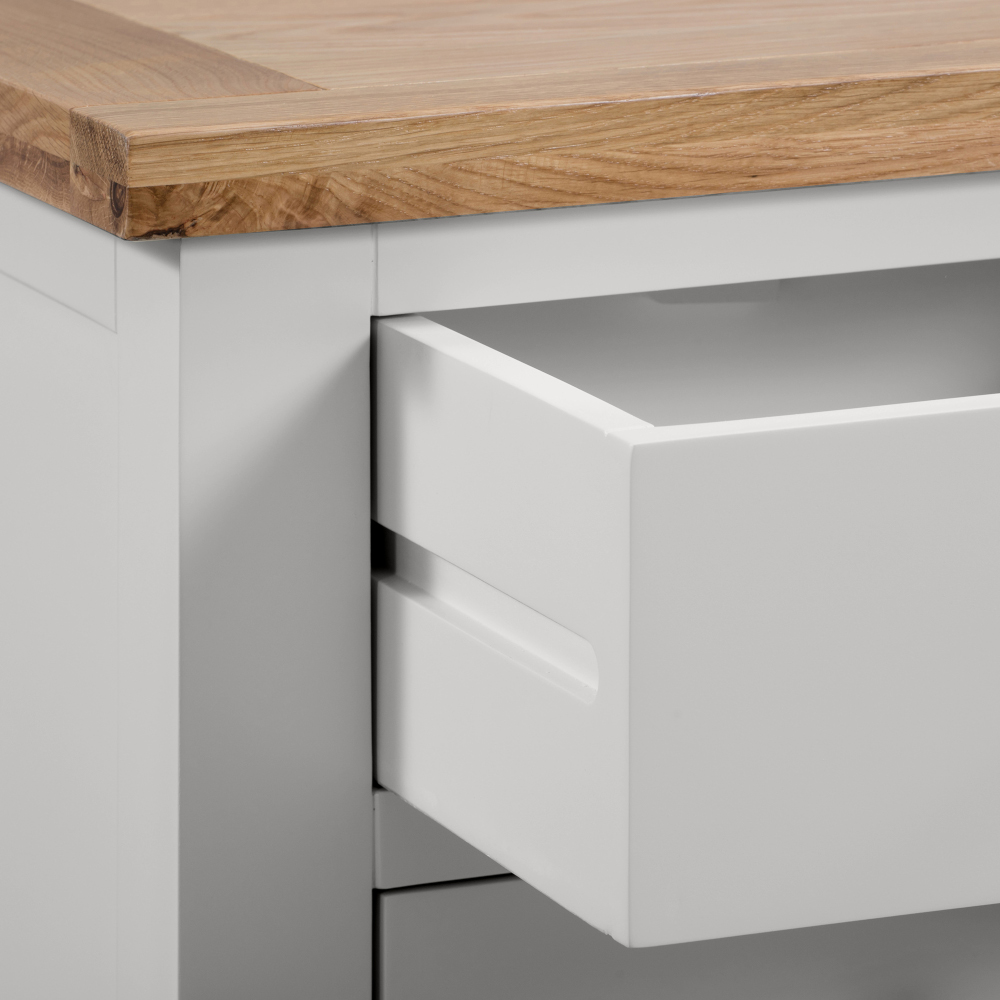 Devonshire Living/Dorset Painted/Details/Drawer Detail PM - SQ.jpg