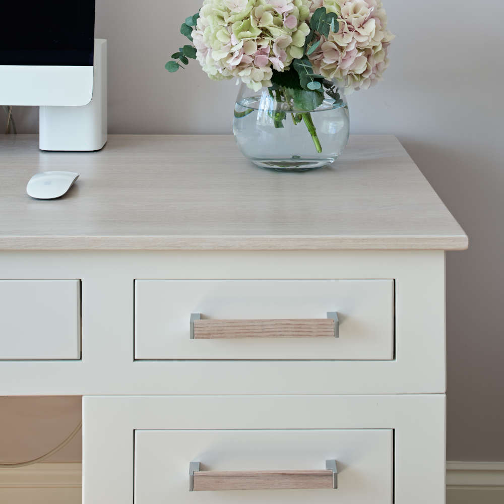 Hill And Hunter/Modo Desk Close Up Lifestyle.jpg