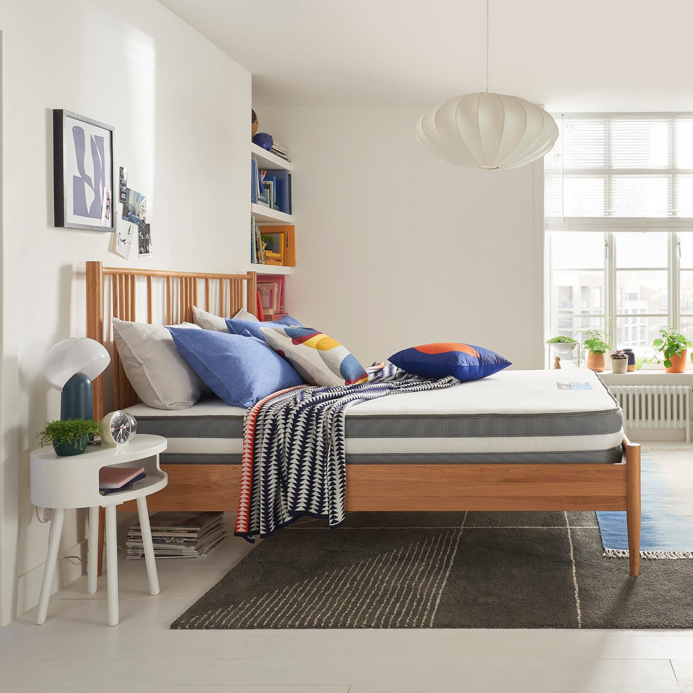 Silentnight/STUDIO_GEL_SIDE_LIFESTYLE - Large.jpg