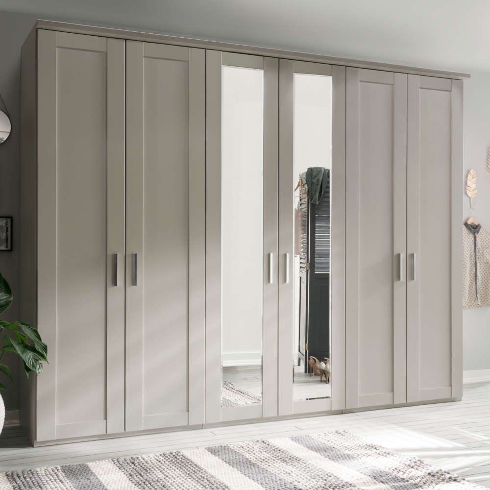 Wiemann/CAMBRIDGE_00070_19_bearSM_Champ.-D._DTS 300cm_mittig 2 Spiegel.jpg