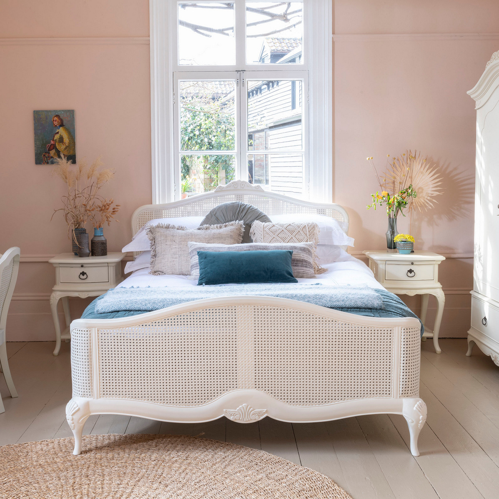 Willis and Gambier Ivory Rattan High End Bed