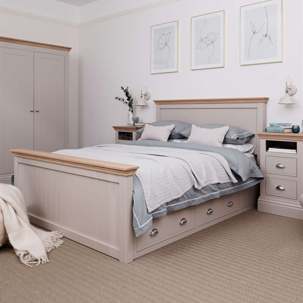 New England Bedroom Oak Top Panel Bed